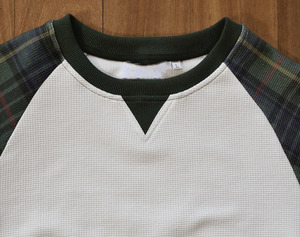 Sweat-shirt oversize pour homme en coton gaufré respirant de haute qualité, style streetwear, avec empiècements à carreaux et manches raglan longues - Product Image 5