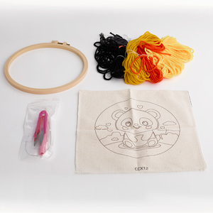 Người mới bắt đầu đấm kim Bộ dụng cụ 20cm Poke thêu phim hoạt hình Gấu Trúc Đấm thêu mẫu tự làm đấm kim nghệ thuật Kit thủ công - Product Image 3