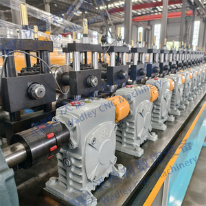 เครื่องขึ้นรูปเหล็กเส้นรูปตัวซีแบบอัตโนมัติความเร็วสูง ควบคุมด้วย PLC สำหรับโครงเหล็กกันสาดและโครงเหล็กตัวซี  ขาย - Product Image 4