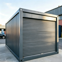 Garage préfabriqué moderne en conteneur en acier, panneaux sandwich isolés avec volet roulant électrique
