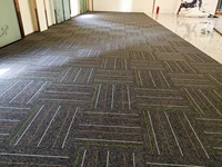 Teppichfliesen für Heim & Gewerbe, Polypropylen-Vliesrücken, Modulares Bodenbelag mit Geometrischem Muster, Gepolstert für Hotels