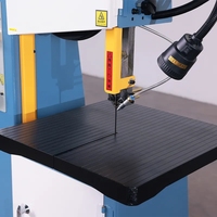 Scie à ruban verticale Machine à scier verticale L-23/35S pour la coupe d'aluminium en plastique et métal avec table inclinable