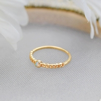 Bague en argent sterling 925 plaqué or 14 carats avec pierres précieuses, opale artificielle vintage et chaîne de perles simple, par Emotional Squillare Factory