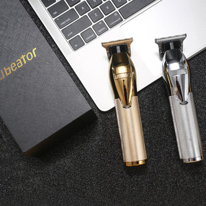 Cortadora de Pelo Eléctrica Ubeator, Cuerpo Metálico Dorado y Plateado, Cuchillas de Cerámica Desmontables, Uso Profesional - Product Image 2