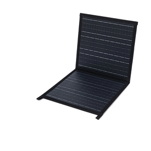Chargeur solaire pliable noir de forme rectangulaire, design écologique pour une utilisation en extérieur et en voyage - Product Image 1