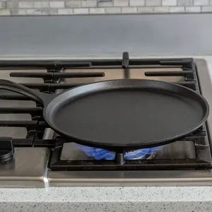 Poêle à crêpes <span class=keywords><strong>en</strong></span> <span class=keywords><strong>fonte</strong></span> durable <span class=keywords><strong>LODGE</strong></span> - 26 cm - Compatible avec toutes les sources de chaleur - Revêtement de poignée <span class=keywords><strong>en</strong></span> silicone - Product Image 4
