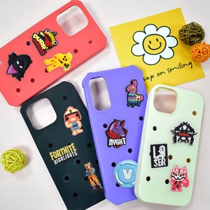 Boucles décoratives pour <span class=keywords><strong>chaussures</strong></span> en PVC souple de type <span class=keywords><strong>Crocs</strong></span>, avec 1 pompon en bois, pour la personnalisation de <span class=keywords><strong>chaussures</strong></span> et bracelets, en stock pour la vente en gros - Product Image 4