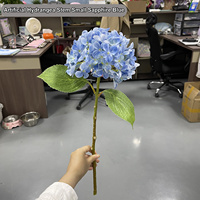 Vente en gros de tiges d'hortensias artificiels bleu saphir, fausse boule d'hortensia en soie de 46 cm pour la décoration de mariage et de la maison