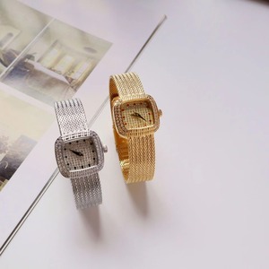 Montre à quartz élégante de style rétro pour femme, boîtier et bracelet carrés de luxe, cadran à aiguilles, mode féminine, luxe léger - Product Image 1