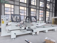 Machine de découpe CNC OUWO haute précision à deux têtes 90/45 degrés pour aluminium et PVC/UPVC avec PLC et moteur pour profilés de fenêtres et de portes