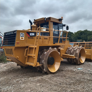 Compacteur de déchets 826H avec moteur et pompe pour l'épandage, le poussage et le compactage des déchets solides municipaux (Haute Efficacité) - Product Image 5