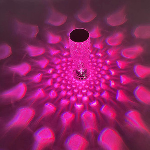 2024 nouveau Design échantillon gratuit <span class=keywords><strong>fleur</strong></span> <span class=keywords><strong>de</strong></span> <span class=keywords><strong>Lotus</strong></span> LED cristal lampe <span class=keywords><strong>de</strong></span> Table rvb 16 couleurs tactile télécommande lampe <span class=keywords><strong>de</strong></span> nuit USB Rechargeable - Product Image 5