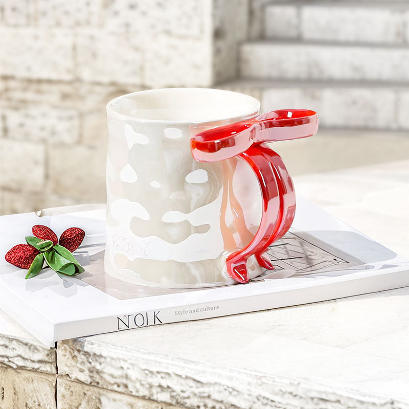 Tazza con fiocco effetto perla - rossa