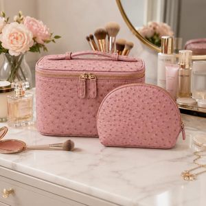 Ensemble d'organisateurs cosmétiques en PU texture autruche OEM ODM avec trousse de toilette carrée et pochette coquillage pour le rangement de produits de beauté en voyage – Vente en gros - Product Image 5