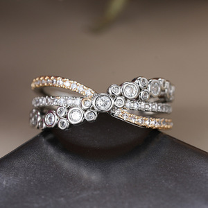 Anello a X con Zirconi Intrecciati per Donne, Gioiello da Dito alla Moda e Trendy - Product Image 6