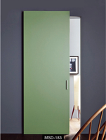 Porte coulissante murale dissimulée en bois composite technique, style grange, avec système de rail, pour intérieur moderne