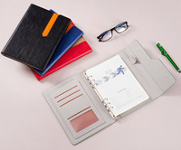 Maßgefertigtes A5 Loseblatt-Notizbuch PU-Leder-Einband Personalisiertes Logo Fadenheftung Weicher Geschäfts-Werbeplaner Büro