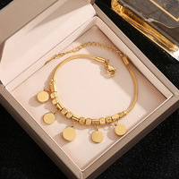 Pulsera de Cadena con Dijes de Perlas, Conchas, Tréboles, Mariposas y Corazones, Chapada en Oro de 18k, de Acero Inoxidable, Delicada y Popular para Mujer