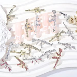 ชาร์มตกแต่งเล็บรูปปืน 10 ชิ้น/ถุง ประดับด้วยเพชรเทียม อุปกรณ์ตกแต่งเล็บโลหะผสม สำหรับผู้หญิงและเด็กผู้หญิง สไตล์พังก์ Y2K เครื่องประดับตกแต่งเล็บ - Product Image 3