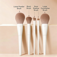 Ensemble de 5 pinceaux de maquillage de luxe blancs en soie de maïs douce avec manche en bois, logo personnalisé, format voyage, comprenant pinceau plat, pinceau éventail, pinceau correcteur et pinceau à sourcils