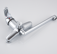 Robinet de douche moderne en alliage de zinc poli chromé avec bec en céramique pour hôtels, spas, appartements et hôpitaux