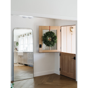 Porte d'entrée en bois massif de style ferme Qifan avec panneau en verre et quincaillerie noire, porte extérieure battante, surface finie - Product Image 2