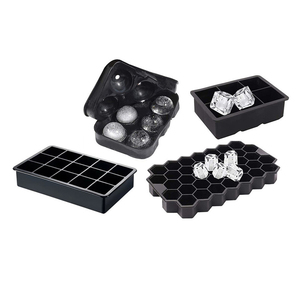 Silicone khổng lồ <span class=keywords><strong>Ice</strong></span> <span class=keywords><strong>Cube</strong></span> khuôn mẫu linh hoạt 6-8 khay vuông với nắp tái sử dụng Stackable Whisky Cocktail Tủ đông khay biểu tượng tùy chỉnh - Product Image 4