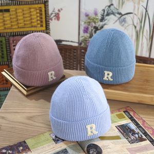 Version coréenne Chapeau de laine d'hiver Nouveau tricot chaud <span class=keywords><strong>Blague</strong></span> transfrontalière pour hommes et femmes Casquette de plage en plein air-Vente en gros - Product Image 3