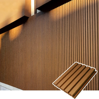 Panneau de bardage WPC cannelé architectural, résistant aux intempéries, revêtement composite pour façade extérieure