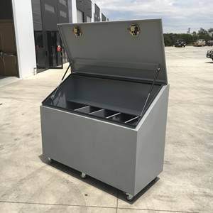 <strong>Custom</strong> Heavy-Duty Galvanized Metal Animal Feed Bin 3 Compartment Horse Feed Bins Stamped Process Assembled Flat Pack <strong>Case</strong> Type - Product Image 5
