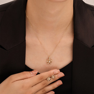 Collier élégant en alliage de cuivre avec pendentif cœur en diamant rose brossé pour femme, chaîne de clavicule pour usage quotidien - Product Image 2