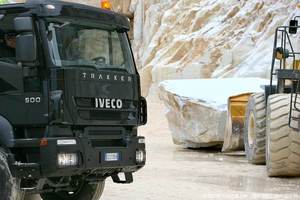 Paraurti centrale in ferro per <span class=keywords><strong>Iveco</strong></span> Stralis 2007 <span class=keywords><strong>TRAKKER</strong></span>/Stralis Hi-Way 2013 <span class=keywords><strong>TRAKKER</strong></span> OEM 504221272 504060073 nuovo materiale in acciaio - Product Image 4