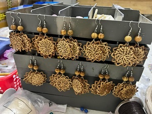 ต่างหูเด็กแบบห้อยทำจากหวายถักทองเหลือง งานแฮนด์เมด สไตล์โบฮีเมียน รูปทรงเรขาคณิต เหมาะสำหรับโอกาสวันครบรอบ - Product Image 4