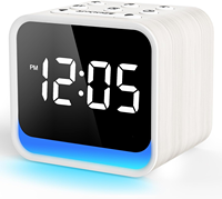 Moderner MDF-Quadrat-Design LED-Display Wecker Radio mit Schlummerfunktion für Lautsprecher Elektronisches Nachtlicht Schlafzimmer Schreibtisch