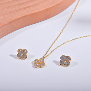 Bijoux de mode haut de gamme, zircon cubique, bijoux élégants et classiques pour femmes, cadeau, collier avec pendentif trèfle à <span class=keywords><strong>quatre</strong></span> feuilles porte-bonheur, ensemble de boucles d'oreilles - Product Image 3