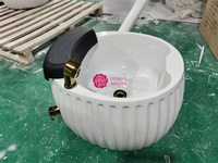 Fauteuil de pédicure SPA en acrylique blanc de haute qualité Yicheng Beauty, avec bol de pédicure rond et accessoires dorés pour salon de beauté