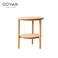 Cette table d'appoint en bois massif de style scandinave est idéale pour une utilisation dans la zone de réception d'un salon familial ou dans les hôtels