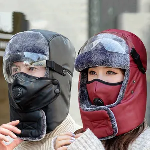 Venta al por mayor personalizado de cara completa cubierta de invierno sombrero de ciclismo a prueba de viento caliente al aire libre Lei Feng sombrero con gafas