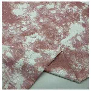 Precio de fábrica Tie-dye tela cielo azul nubes blancas Tie Dye poliéster sarga tela rota agujero ropa tela lavada para falda - Product Image 3