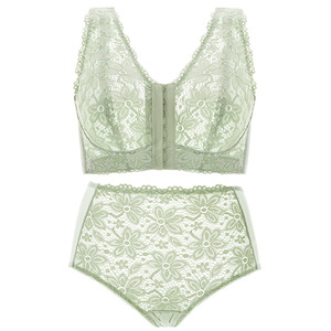 Conjunto de sujetador sexy de encaje fino para uso diario para mujer, tallas grandes C D E, con diseño hueco, transparente, sin costuras y con tirantes ajustables. - Product Image 1