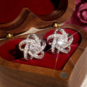 Orecchini a Perno a Forma di Stella Intrecciata per Donne, Accessori per Orecchie da Indossare Quotidianamente - Product Image 6