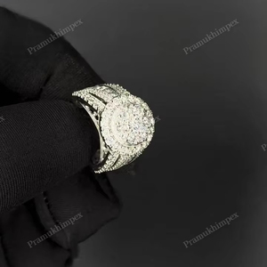 Bague Hip-Hop Personnalisée en Argent Sterling 925 Plaqué Or avec Diamants Moissanite VVS, Bijoux Unisexe Personnalisés pour Rappers, Sertissage à Griffes - Product Image 4