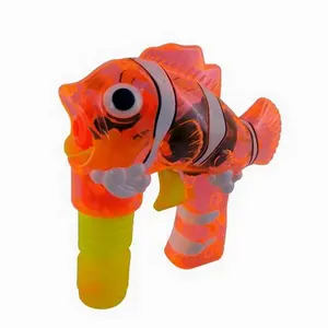 Hot Selling Summer Outdoor Batterie betriebener transparenter Plastik fisch Kids Bubble Gun Toys