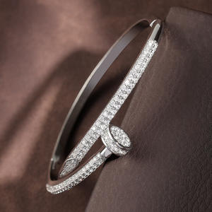 Bracciale Rigido a Vite Regolabile in Acciaio Inossidabile 316L - Braccialetto Minimalista a Polsino Aperto da Donna Gioielli Ipoallergenici - Product Image 4