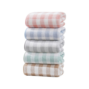 Serviette en polaire corail à carreaux de style japonais 75x35cm, séchage rapide, pour la plage et usage domestique adulte - Product Image 4