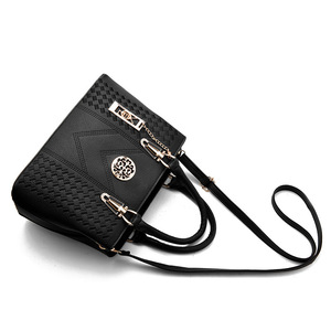 Nuova Borsa a Mano HK 2026 per Donna, Grande Capacità con Ricami, Borsa a Tracolla Stile Secchiello - Product Image 4