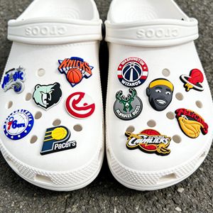 Breloques de chaussures en caoutchouc style équipe de basketball Croc-border, boucles florales - Embellissements pour sandales, DIY inspiré des équipes - Product Image 3