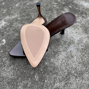 All'ingrosso donna moda estiva <span class=keywords><strong>sandali</strong></span> tacchi alti nuovi <span class=keywords><strong>a</strong></span> punta Stiletto nero pantofole in pelle verniciata - Product Image 4