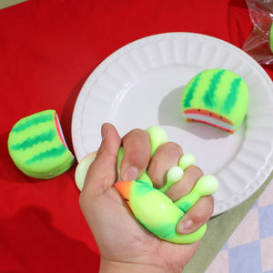 Juguete Antiestrés Creativo en Forma de Sandía de 7cm, Fácil de Apretar, Relleno de TPR y Harina, Regalo para Niños y Adultos - Product Image 2