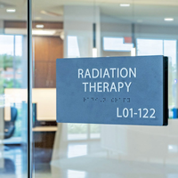 Plaque de porte personnalisée en acrylique pour bureau ou hôpital, lettres 3D en relief, signalétique de nom de pièce et de direction